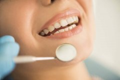 如何解决牙齿不齐造成的困扰？