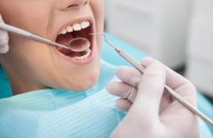 天津海德堡联合口腔医生讲解牙齿发黄的原因！